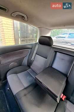 Хэтчбек Volkswagen Golf 2002 в 