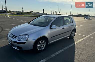 Хетчбек Volkswagen Golf 2004 в Львові