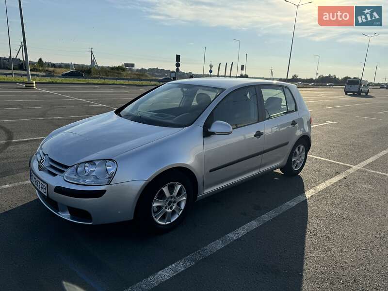 Volkswagen Golf 2004