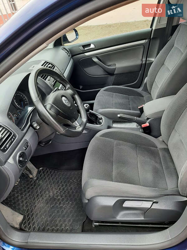 Універсал Volkswagen Golf 2009 в Харкові