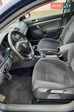 Універсал Volkswagen Golf 2009 в 