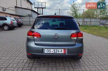 Хетчбек Volkswagen Golf 2012 в 