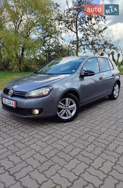 Хетчбек Volkswagen Golf 2012 в 