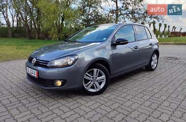 Хетчбек Volkswagen Golf 2012 в 