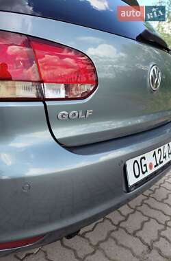 Хетчбек Volkswagen Golf 2012 в 