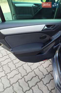 Хетчбек Volkswagen Golf 2012 в 