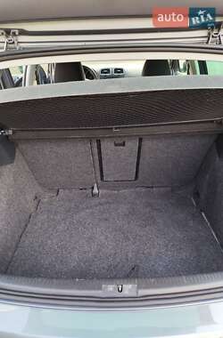 Хетчбек Volkswagen Golf 2012 в 