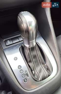 Хетчбек Volkswagen Golf 2012 в 