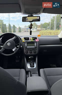 Хетчбек Volkswagen Golf 2007 в 