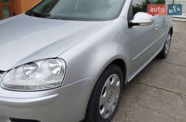 Хетчбек Volkswagen Golf 2006 в 