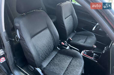 Хетчбек Volkswagen Golf 2002 в 
