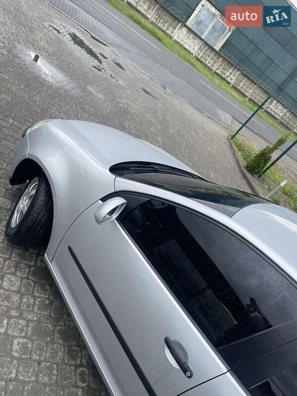 Хэтчбек Volkswagen Golf 2005 в Надворной