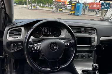 Хетчбек Volkswagen Golf 2015 в 