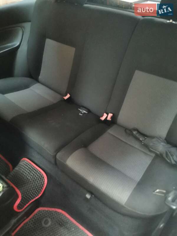 Volkswagen Golf 2003