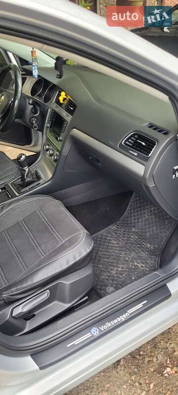 Универсал Volkswagen Golf 2014 в Ивано-Франковске