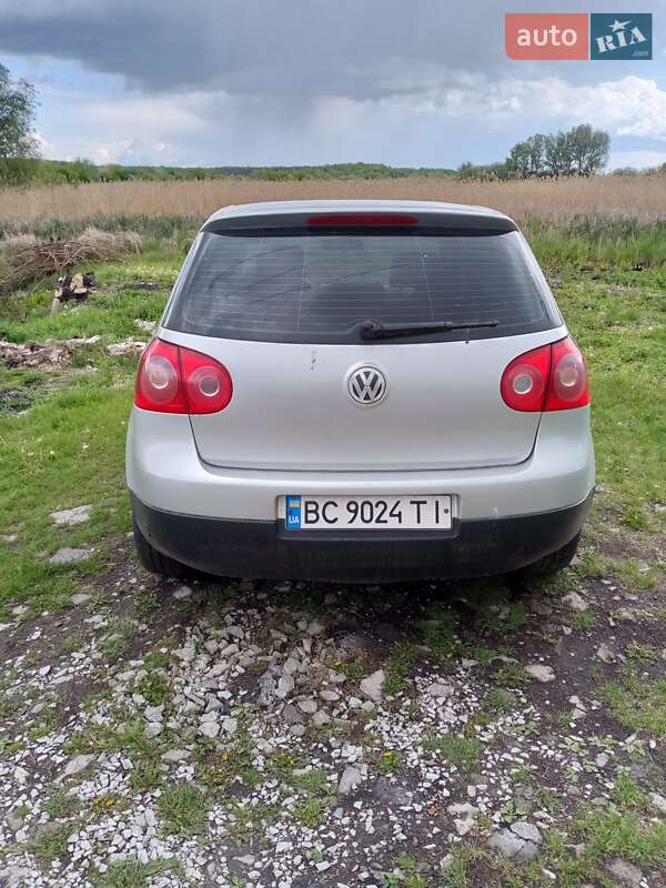 Хэтчбек Volkswagen Golf 2004 в Шептицькому