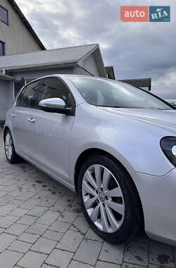 Хэтчбек Volkswagen Golf 2013 в 