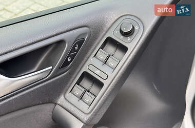 Хэтчбек Volkswagen Golf 2013 в 