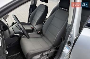 Хэтчбек Volkswagen Golf 2010 в 