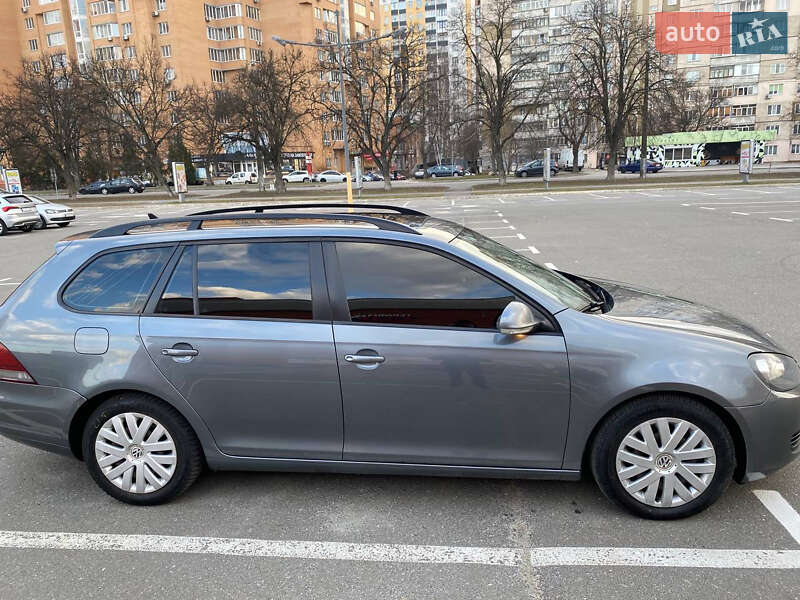 Универсал Volkswagen Golf 2010 в Броварах