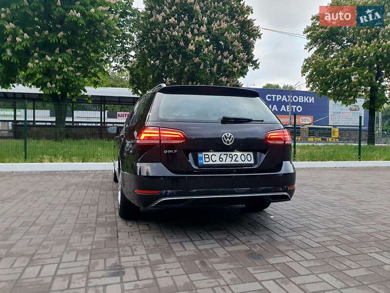 Універсал Volkswagen Golf 2020 в Києві