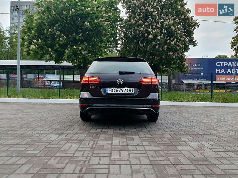 Універсал Volkswagen Golf 2020 в Києві