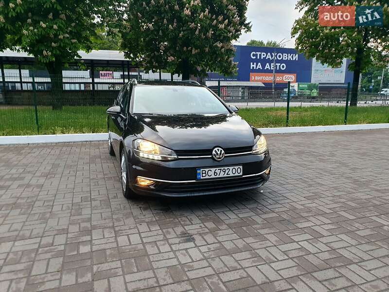Універсал Volkswagen Golf 2020 в Києві