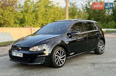 Хэтчбек Volkswagen Golf 2016 в Киеве