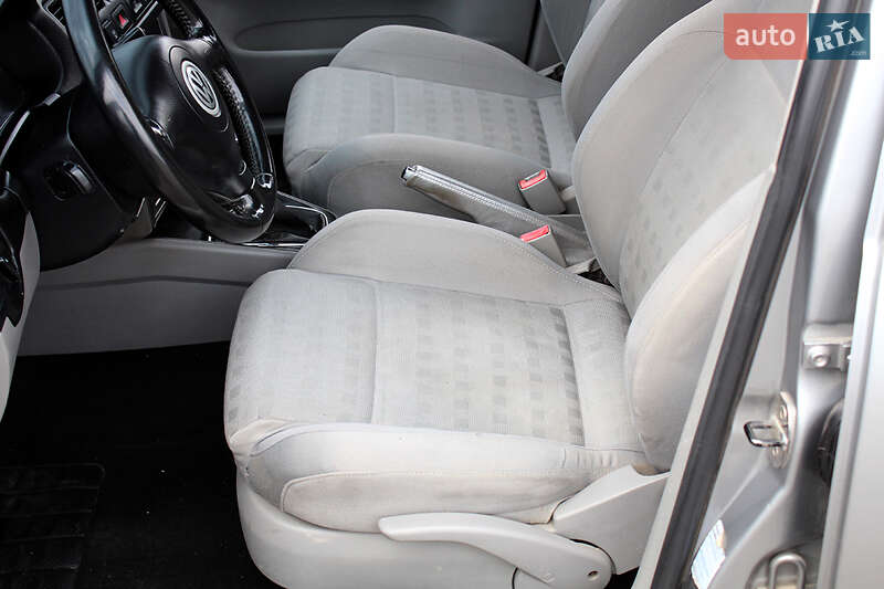 Универсал Volkswagen Golf 2006 в Виннице