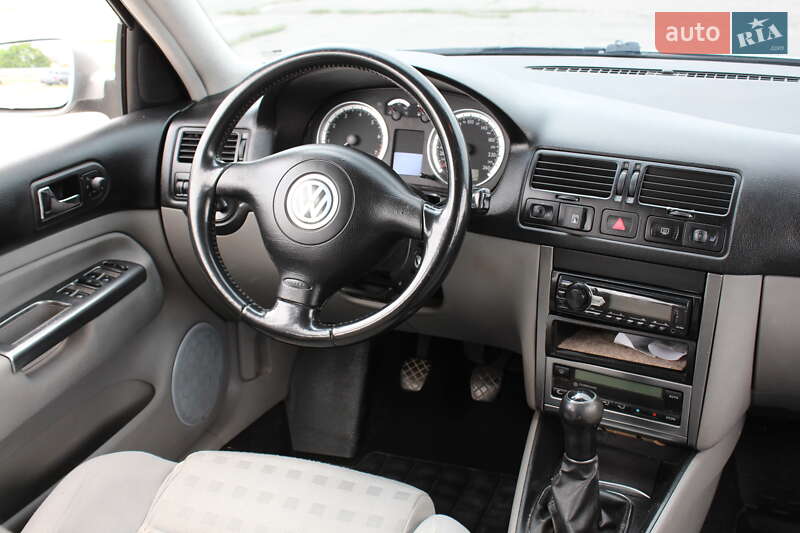 Универсал Volkswagen Golf 2006 в Виннице