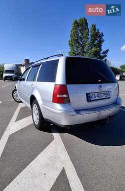 Хэтчбек Volkswagen Golf 2003 в 
