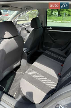 Хэтчбек Volkswagen Golf 2008 в 