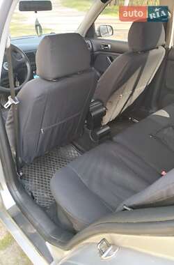 Хэтчбек Volkswagen Golf 2004 в 