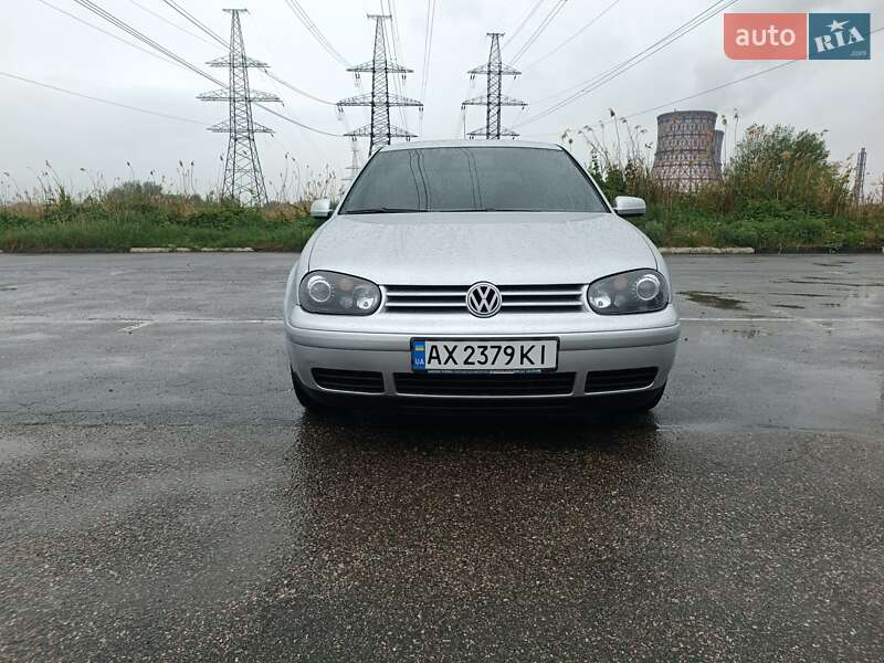 Хетчбек Volkswagen Golf 2003 в Харкові