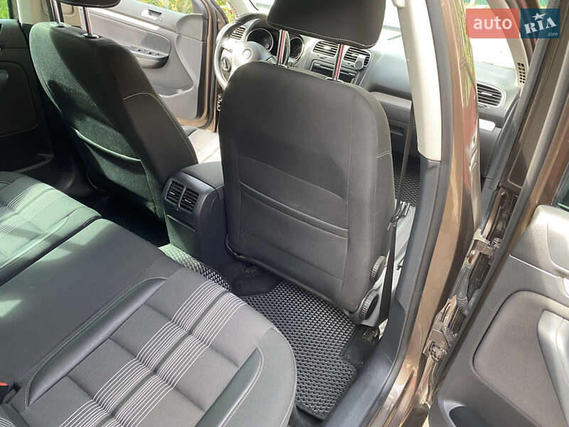 Универсал Volkswagen Golf 2013 в Немирове