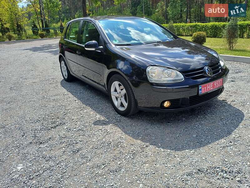 Хетчбек Volkswagen Golf 2006 в 