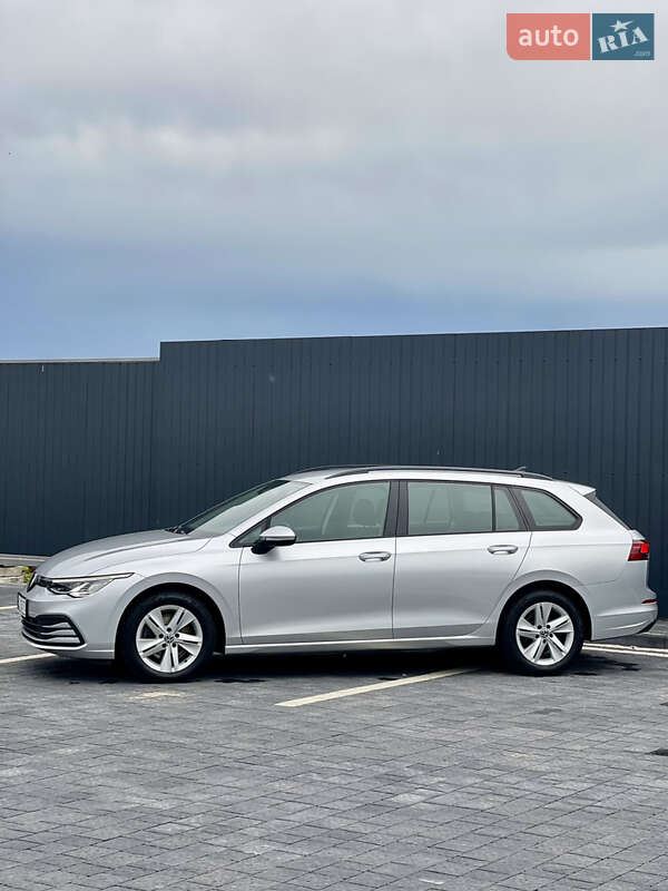 Універсал Volkswagen Golf 2021 в Львові