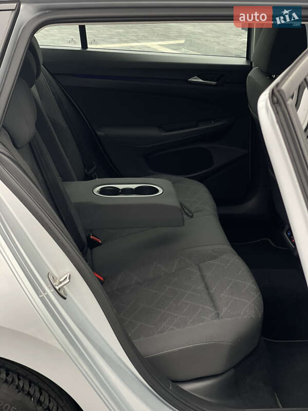 Універсал Volkswagen Golf 2021 в Львові