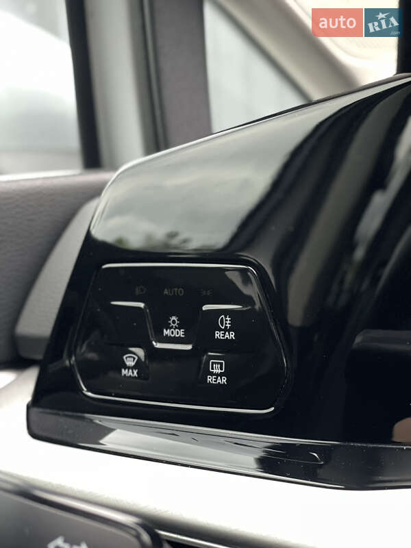 Універсал Volkswagen Golf 2021 в Львові