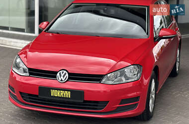 Хетчбек Volkswagen Golf 2016 в 