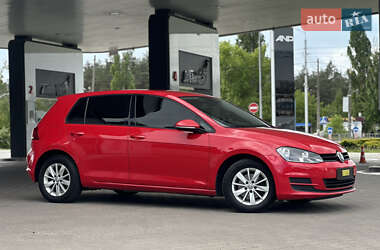 Хетчбек Volkswagen Golf 2016 в 