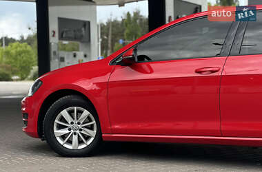 Хетчбек Volkswagen Golf 2016 в 