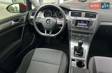 Хетчбек Volkswagen Golf 2016 в 