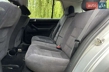 Хэтчбек Volkswagen Golf 2000 в 