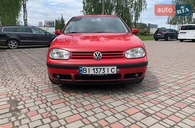 Хетчбек Volkswagen Golf 2001 в 