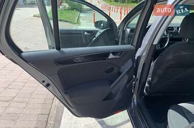 Хетчбек Volkswagen Golf 2009 в 