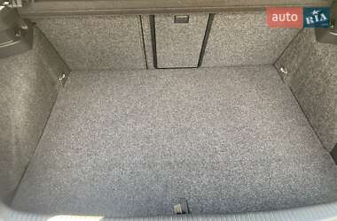Хетчбек Volkswagen Golf 2009 в 