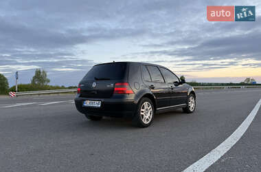 Хетчбек Volkswagen Golf 1999 в 