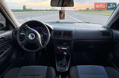 Хетчбек Volkswagen Golf 1999 в 