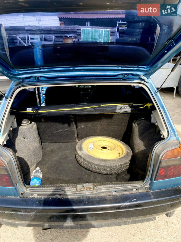Хэтчбек Volkswagen Golf 1994 в Вышгороде
